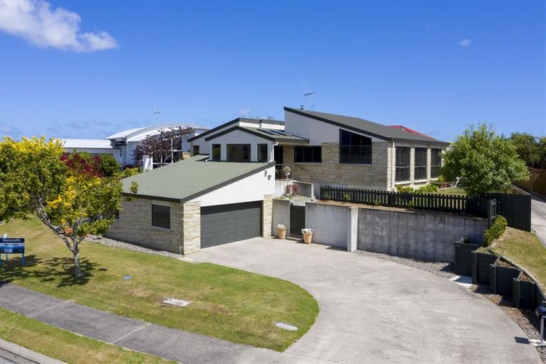 Photo of property in 11 Claremont Rise, Levin, 5510