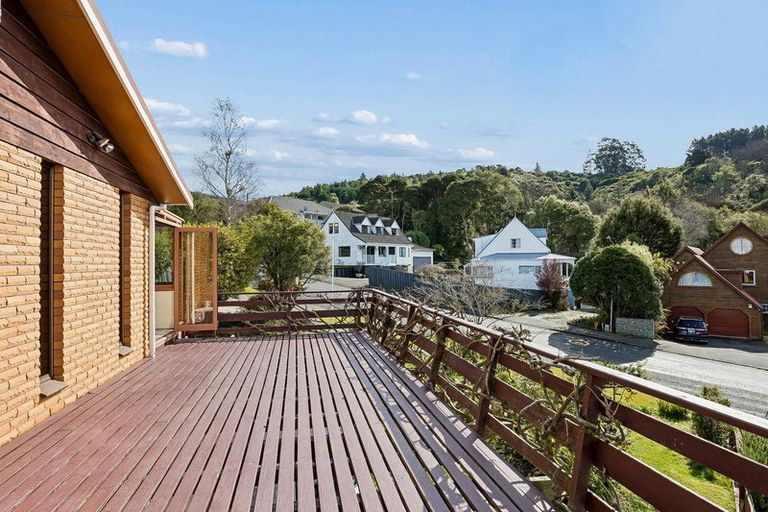 Photo of property in 99 Glenross Street, Glenross, Dunedin, 9011