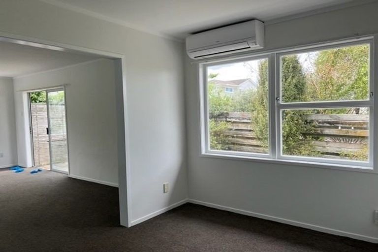 Photo of property in 23 Vina Place, Massey, Auckland, 0614