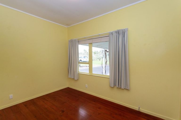 Photo of property in 76 Riverland Road, Kumeu, 0892