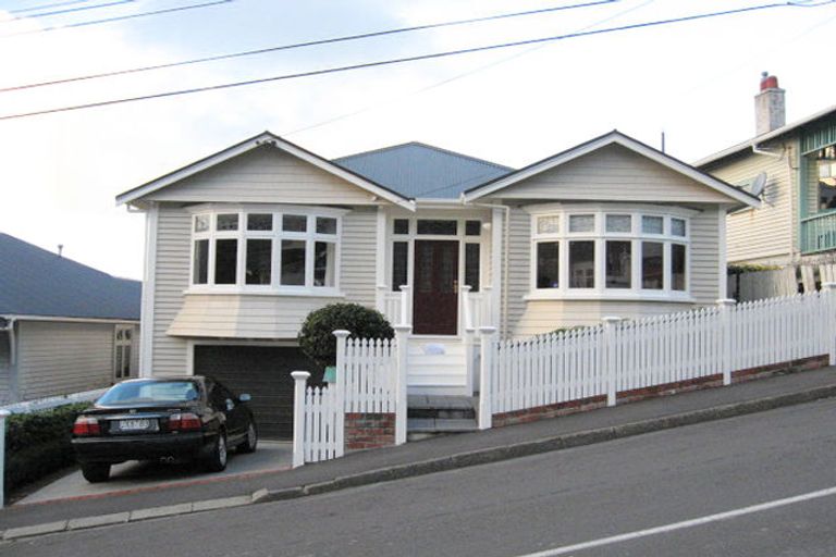 Photo of property in 33 Rodrigo Road, Kilbirnie, Wellington, 6022
