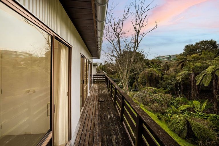 Photo of property in 3/12 Sunnyside Road, Sunnyvale, Auckland, 0612