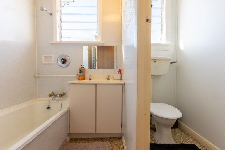 Photo of property in 43 Mcphee Street, Dannevirke, 4930