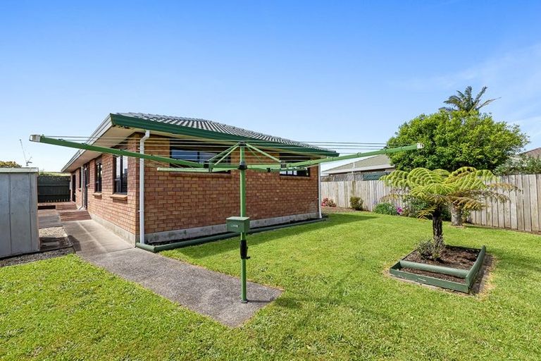 Photo of property in 19 Sturges Road, Henderson, Auckland, 0612