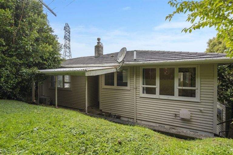 Photo of property in 7 Chequers Way, Crofton Downs, Wellington, 6035