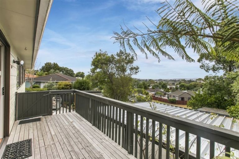 Photo of property in 12 Fitzherbert Avenue, West Harbour, Auckland, 0618