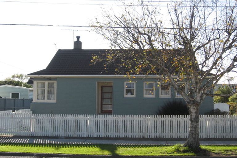 Photo of property in 16 Wheatley Street, Naenae, Lower Hutt, 5011