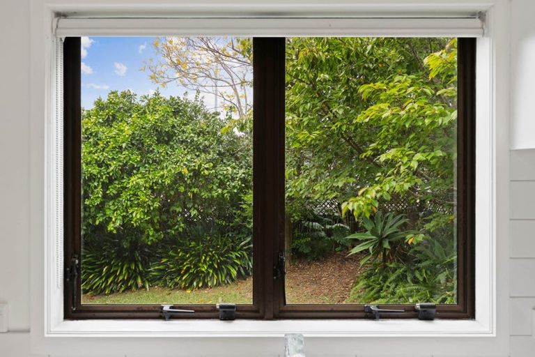 Photo of property in 4 Millen Place, Clarks Beach, 2122