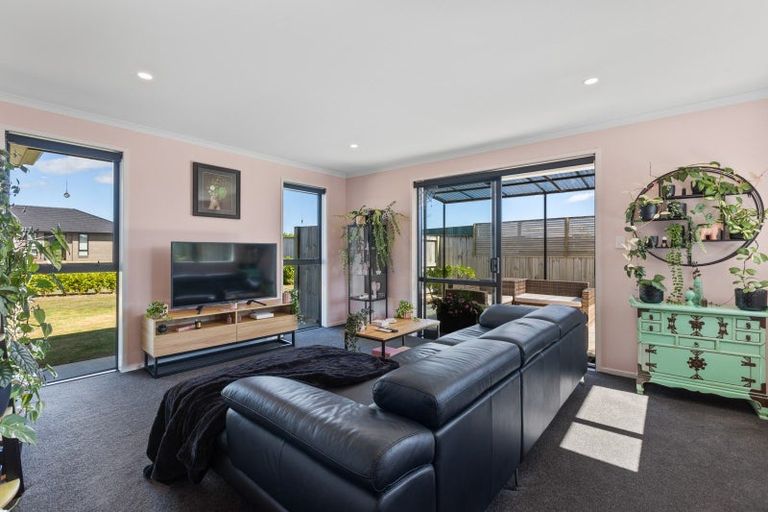 Photo of property in 14 Tangaroa Street, Waitara, 4320