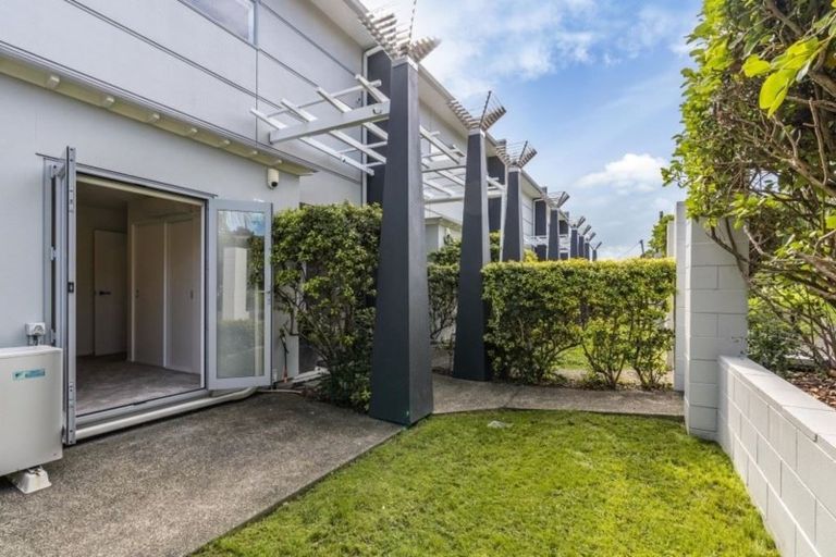 Photo of property in 4/49 Browns Road, Browns Bay, Auckland, 0630