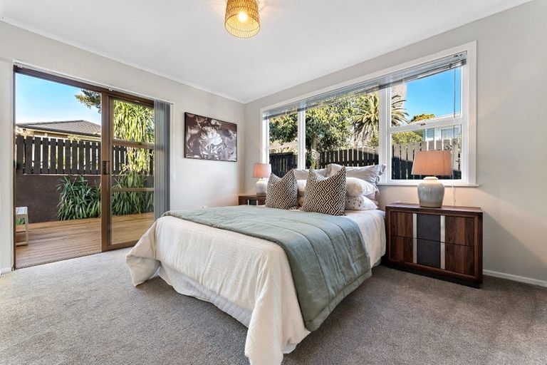 Photo of property in 4 Kelston Street, New Lynn, Auckland, 0600