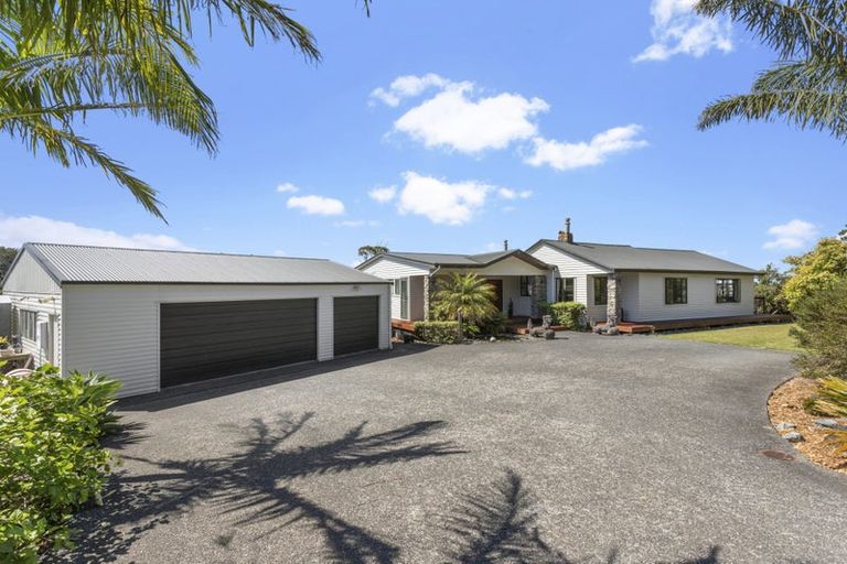 Photo of property in 305 Sturges Road, Henderson Valley, Auckland, 0612