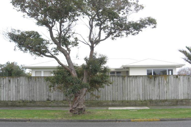 Photo of property in 8 Williams Street, Marewa, Napier, 4110