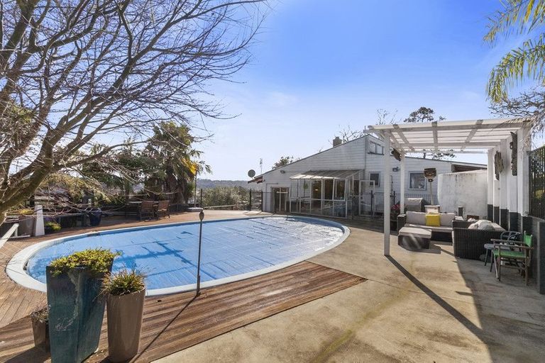 Photo of property in 100 Schnapper Rock Road, Schnapper Rock, Auckland, 0632