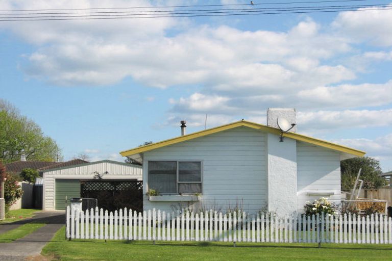 Photo of property in 16 Kimihia Road, Huntly, 3700