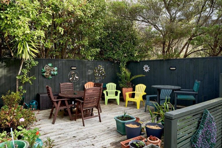 Photo of property in 28 Saint Ives Drive, Camborne, Porirua, 5026