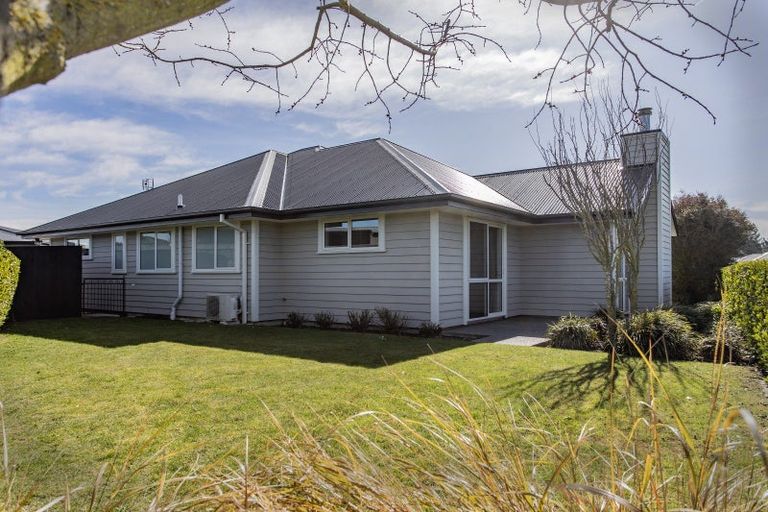 Photo of property in 8 Kempton Place, Rangiora, 7400