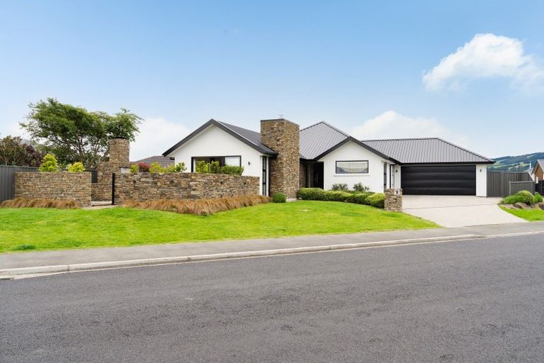 Photo of property in 18 Caledonia Drive, Mosgiel, 9024