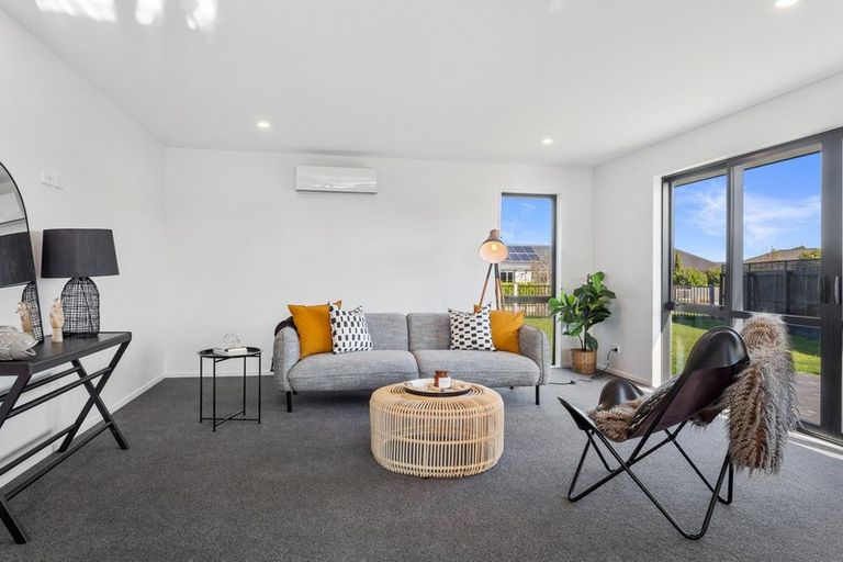 Photo of property in 12 Deans Place, Amberley, 7410