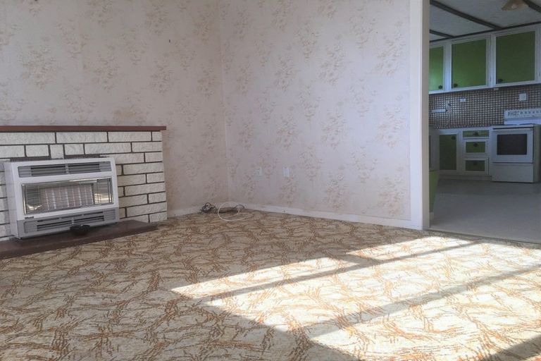 Photo of property in 17 Raleigh Street, Waitara, 4320