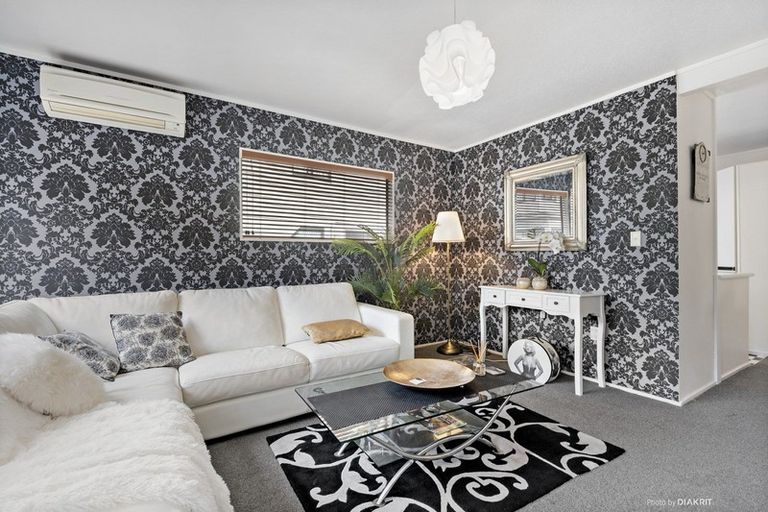 Photo of property in 11 Commons Way, Crofton Downs, Wellington, 6035