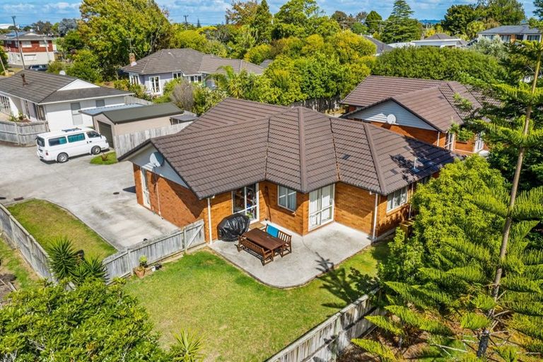 Photo of property in 55a Matipo Road, Te Atatu Peninsula, Auckland, 0610