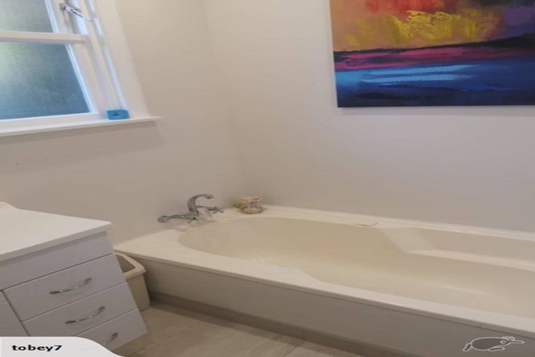 Photo of property in 2 Bateman Avenue, Bryndwr, Christchurch, 8053