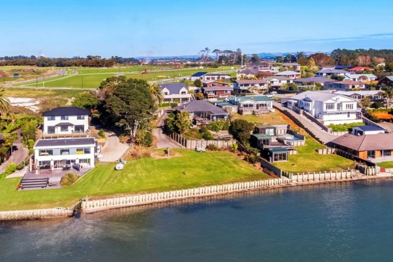 Photo of property in 34b Crispe Road, Clarks Beach, 2122