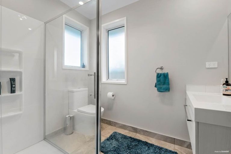 Photo of property in 28 Manuel Road, Silverdale, 0932