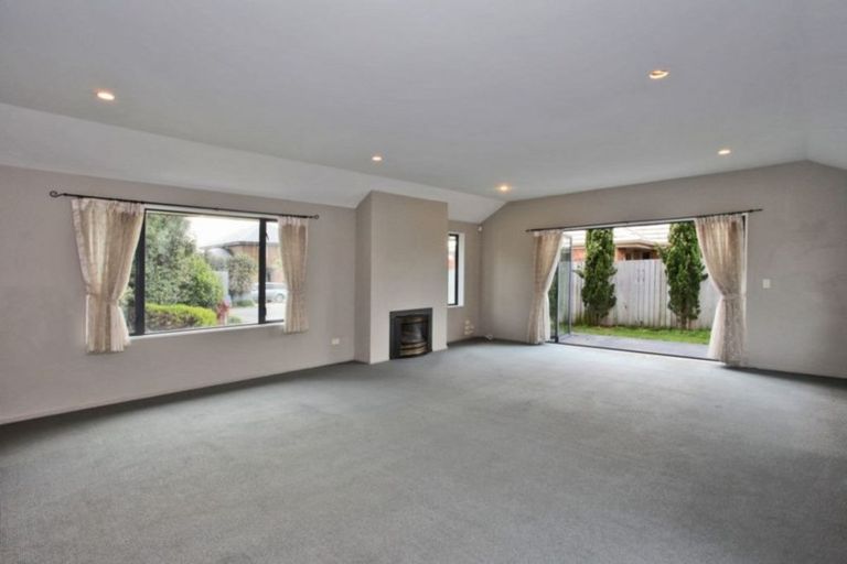 Photo of property in 5 Punga Lane, Parklands, Christchurch, 8083