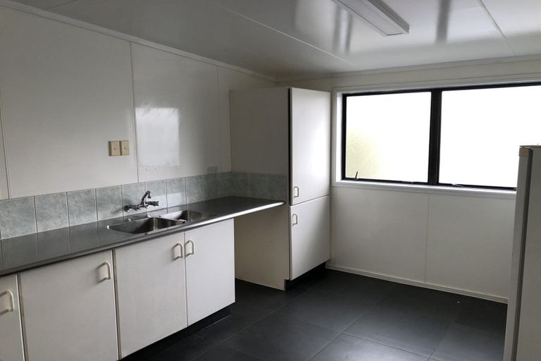 Photo of property in 52 Northcote Road, Northcote, Christchurch, 8052