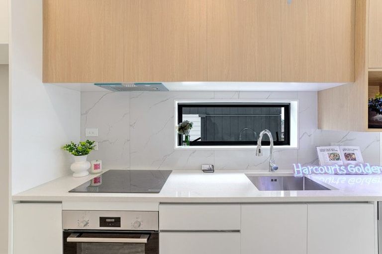 Photo of property in 4b Unsworth Drive, Unsworth Heights, Auckland, 0632