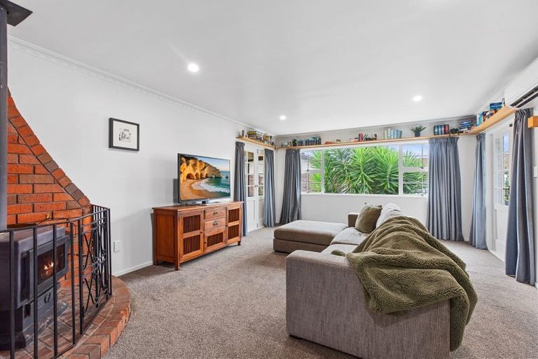 Photo of property in 19 Endeavour Avenue, Welcome Bay, Tauranga, 3112