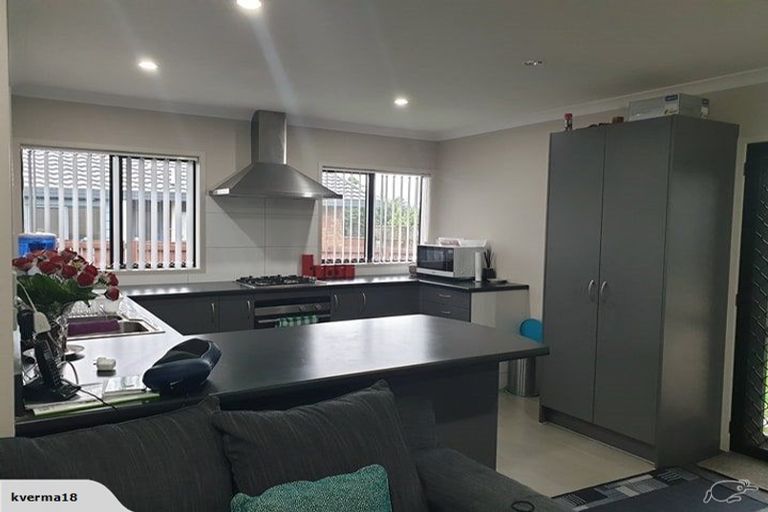 Photo of property in 13 Lieshout Way, Pukekohe, 2120