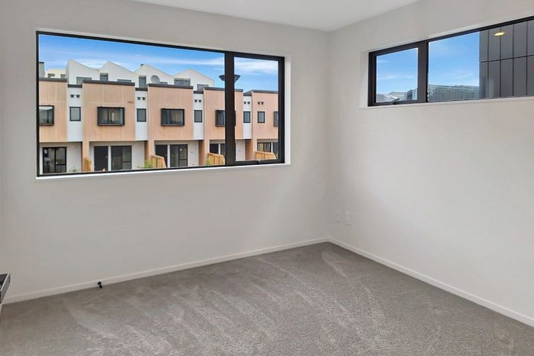 Photo of property in 17 Tokarewa Close, Mount Wellington, Auckland, 1062