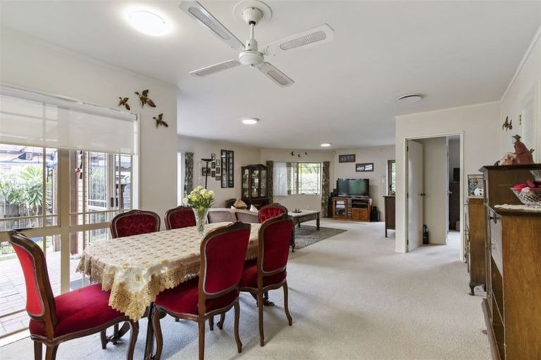 Photo of property in 6 Waimoko Glen, Swanson, Auckland, 0612