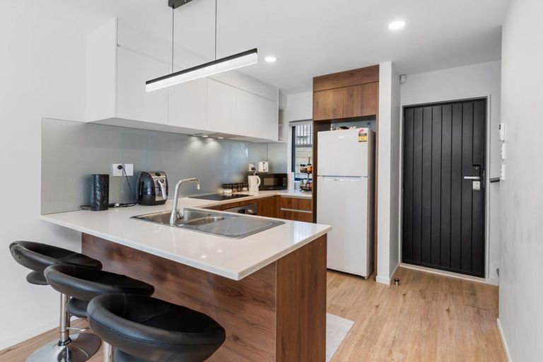 Photo of property in 9/237 Swanson Road, Henderson, Auckland, 0610