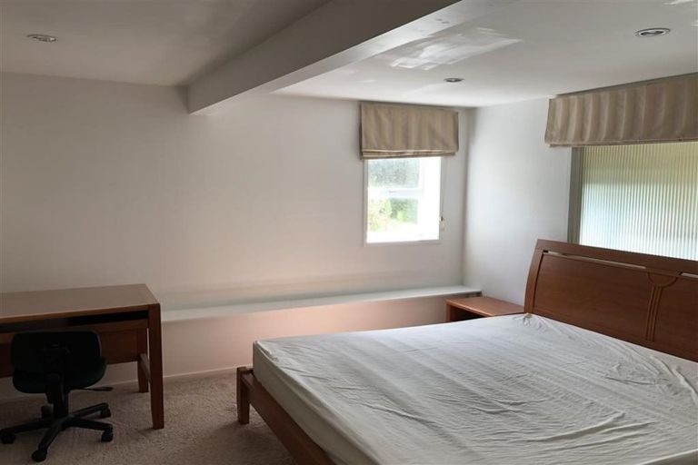 Photo of property in 1/32a Howard Road, Northcote, Auckland, 0627