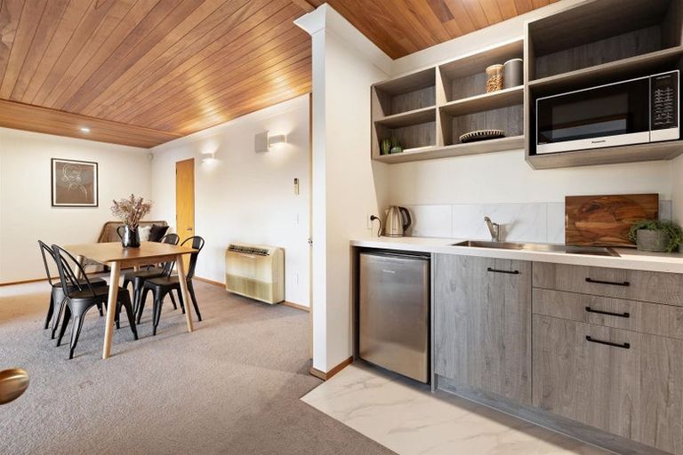 Photo of property in 7 Sunrise Lane, Queenstown, 9300