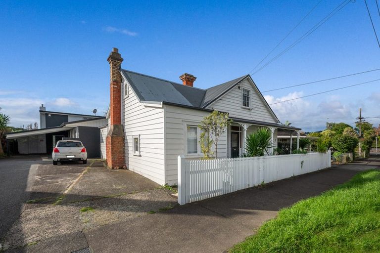 Photo of property in 1 Ethel Street, Sandringham, Auckland, 1025