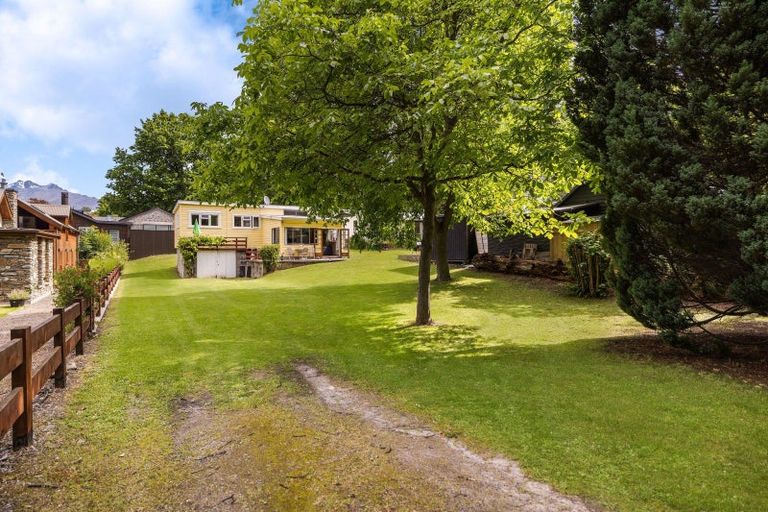 Photo of property in 74 Buckingham Street, Arrowtown, 9302