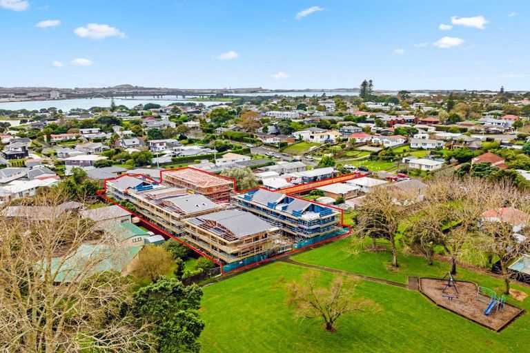 Photo of property in 23 Sullivan Avenue, Mangere Bridge, Auckland, 2022