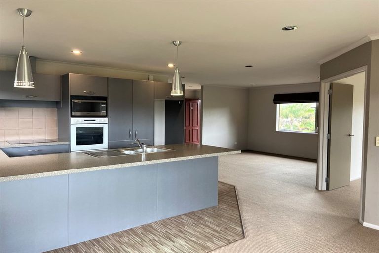 Photo of property in 4 Montrose Place, Highlands Park, New Plymouth, 4312
