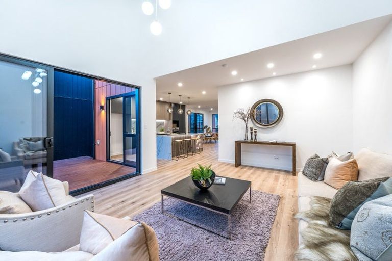 Photo of property in 6 Dorset Down Drive, Karaka, 2580