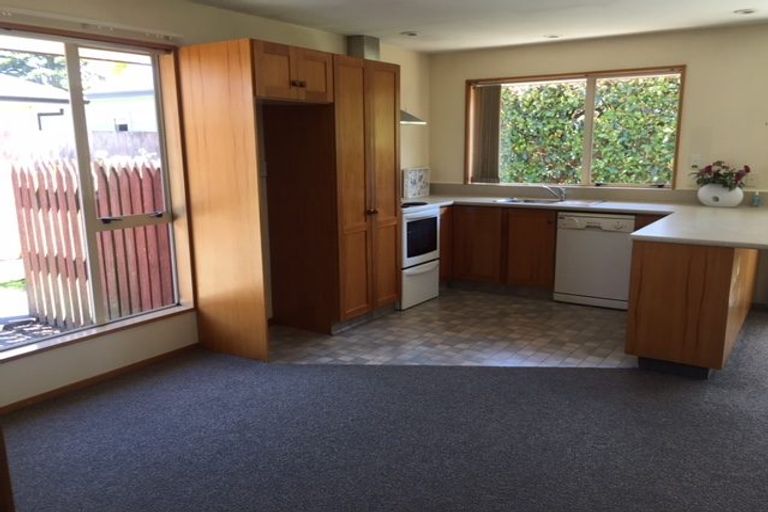 Photo of property in 2/395 Ilam Road, Bryndwr, Christchurch, 8053