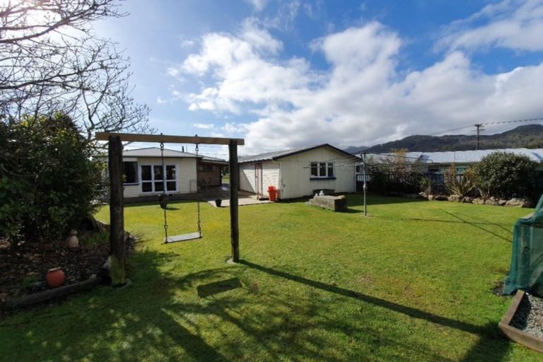 Photo of property in 19 Carroll Street, Runanga, 7803