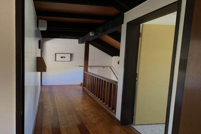 Photo of property in 2b Pitoitoi Road, Days Bay, Lower Hutt, 5013