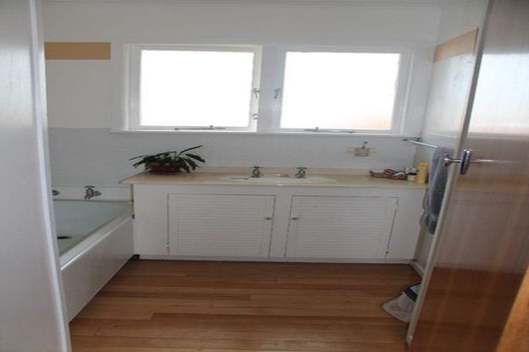 Photo of property in 11 Regent Street, Silverdale, Hamilton, 3216