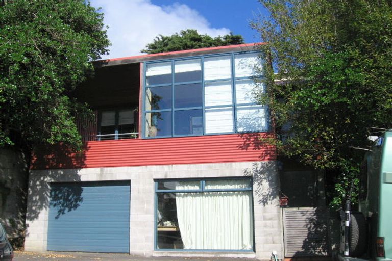 Photo of property in 28 Myrtle Crescent, Mount Cook, Wellington, 6021