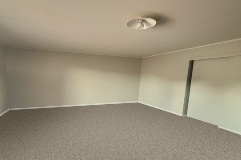 Photo of property in 9 Edgewater Drive, Pakuranga, Auckland, 2010